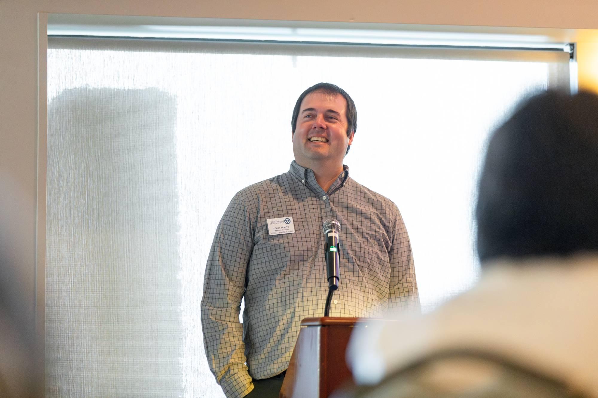 Stuart Jones, new AWRI executive director, speaking at welcome reception